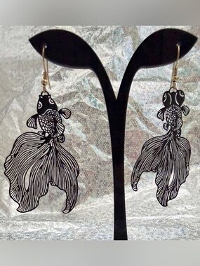 Asymmetrical Feather-Light Black Koi Fish Filigree Dangle Earrings 🎏